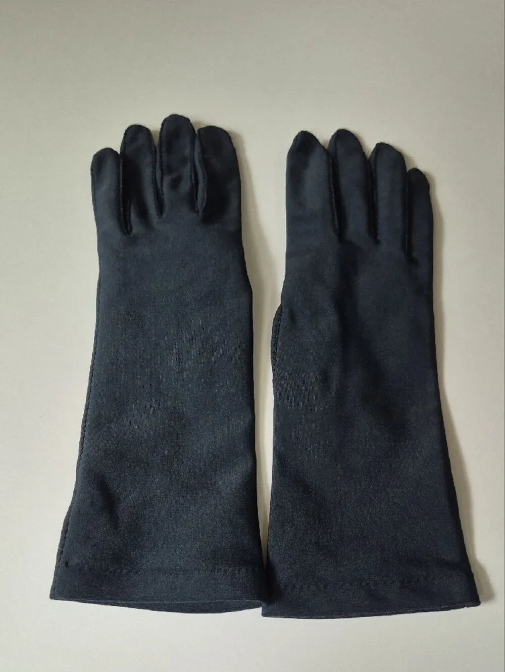 Vintage Isotoner Navy Stretch Dress Gloves For Hands Beautiful By Aris OS - Picture 4 of 6
